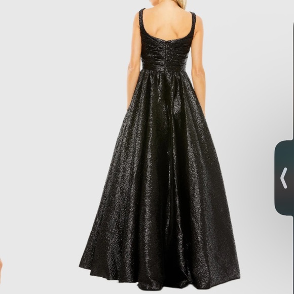 Black Metallic Pleated Bodice Ballgown size 8 - Picture 2 of 5